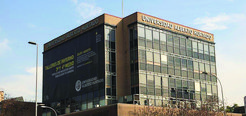 Das Foto zeigt die Universidad Diego Portales (UDP) in Santiago de Chile.