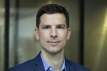 Das Porträt zeigt den aufstrebenden Jung-Wissenschaftler der marxistisch inspirierten linken Politikwissenschaften Benjamin Braun.