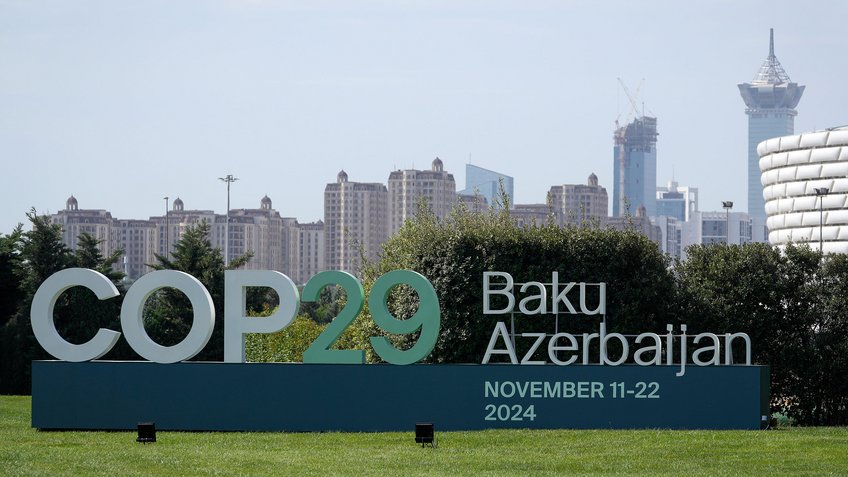 Die Stadt Baku während der Weltklimakonferenz Ein Panorama der Stadt Baku während der Weltklimakonferenz