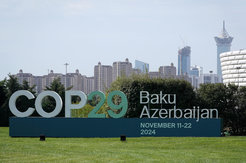 Ein Panorama der Stadt Baku während der Weltklimakonferenz