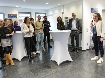 Das Foto zeigt einen Empfang neuer Mitarbeiter am MPIfG.