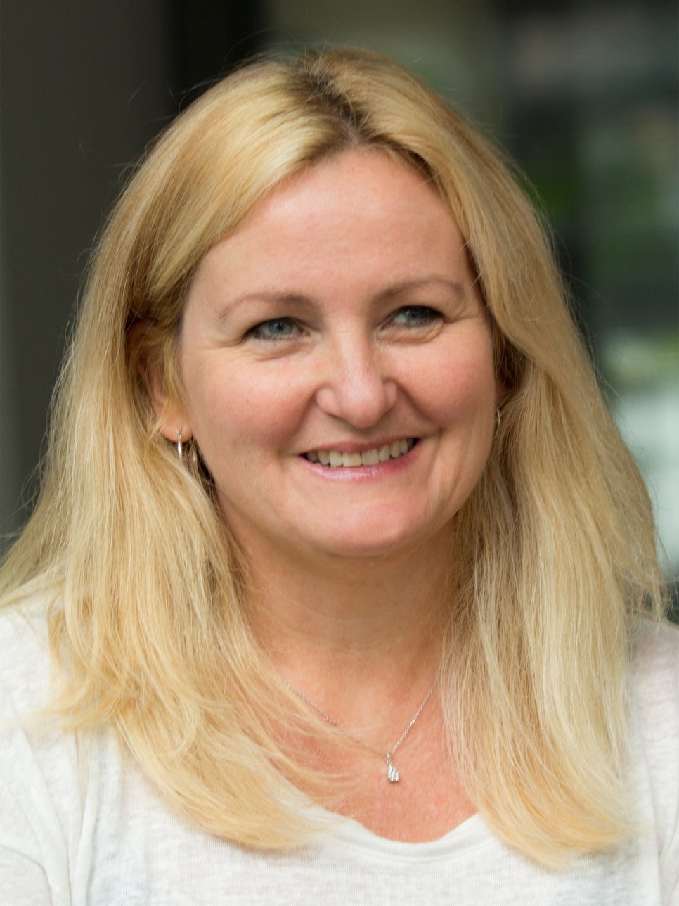 Das Foto zeigt Amanda Dixon, neue Gleichstellungsbeauftragte.