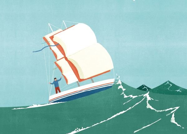 Segelboot mit großen weißen Segeln kämpft gegen hohe, stürmische Wellen, Mann am Steuer hält das Boot stabil.