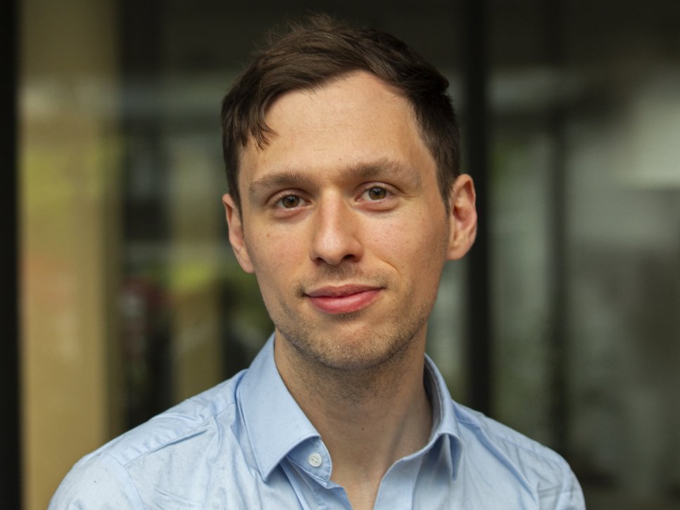 Portrait photo Joshua Cova