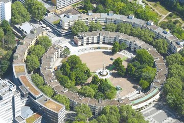 Luftaufnahme vom Wohnungskomplexes am Berliner Mehringplatz