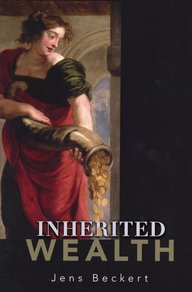 Eine Frau trägt ein rotes und grünes Gewand und hält ein Füllhorn, aus dem Goldmünzen vor einem steinernen Torbogen rieseln. Der Titel des Buches "Inherited Wealth" von Jens Beckert ist unten abgebildet.