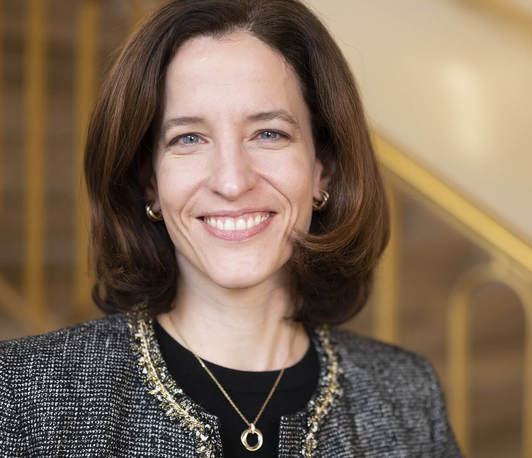 portrait photo of Prof. Cornelia Woll